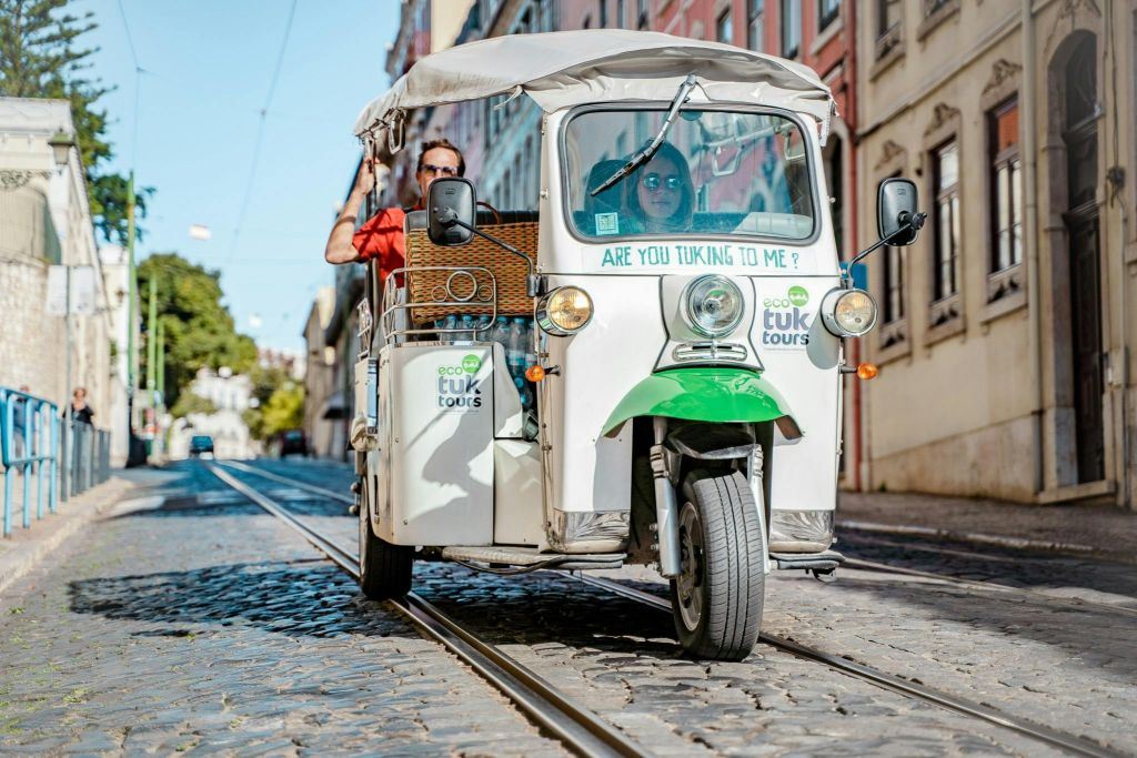 1.5-Hour Private Tuk Tuk Tour of Lisbon Old Town and City Center