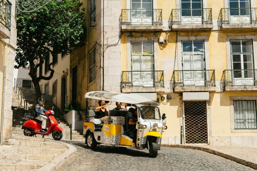 1.5-Hour Private Tuk Tuk Tour of Lisbon Old Town and City Center