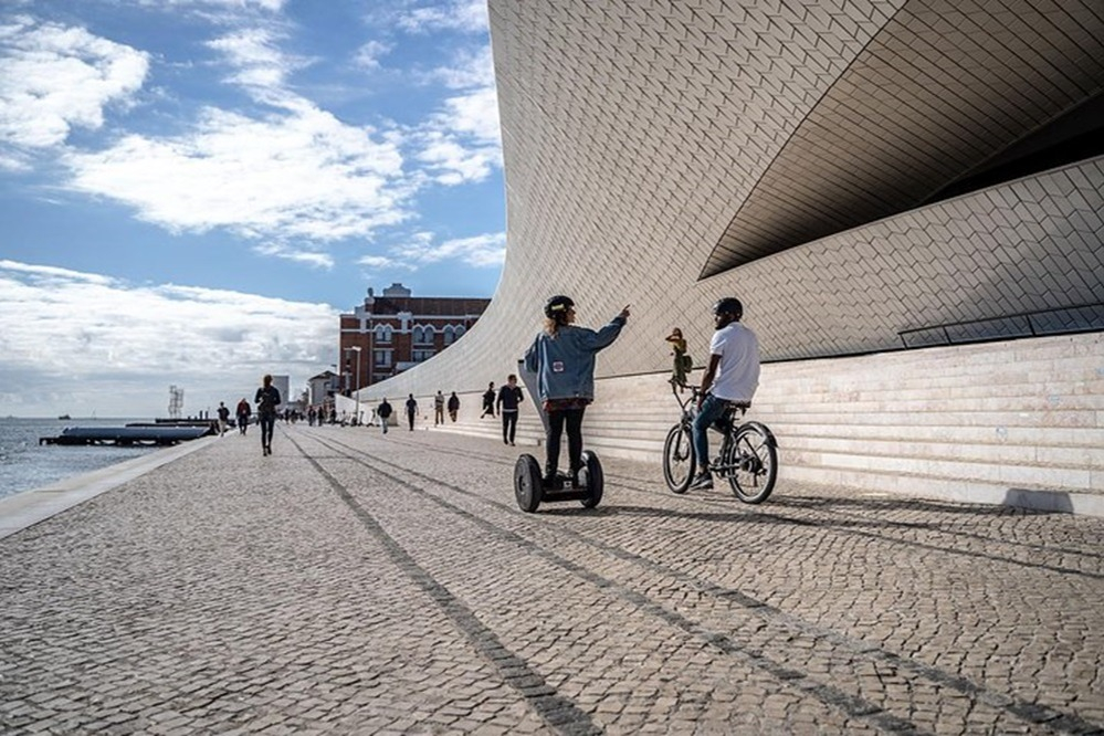3-Hour: Guided Segway Tour Along the Tagus River to Belém
