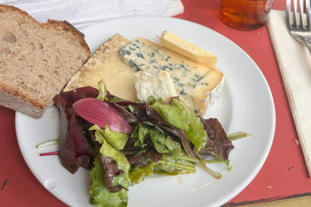 Paris Authentic: Belleville Walking Food Tour
