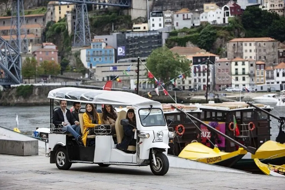 2 Hour Private Tuktuk Tour in Porto to Monastery and Cellars