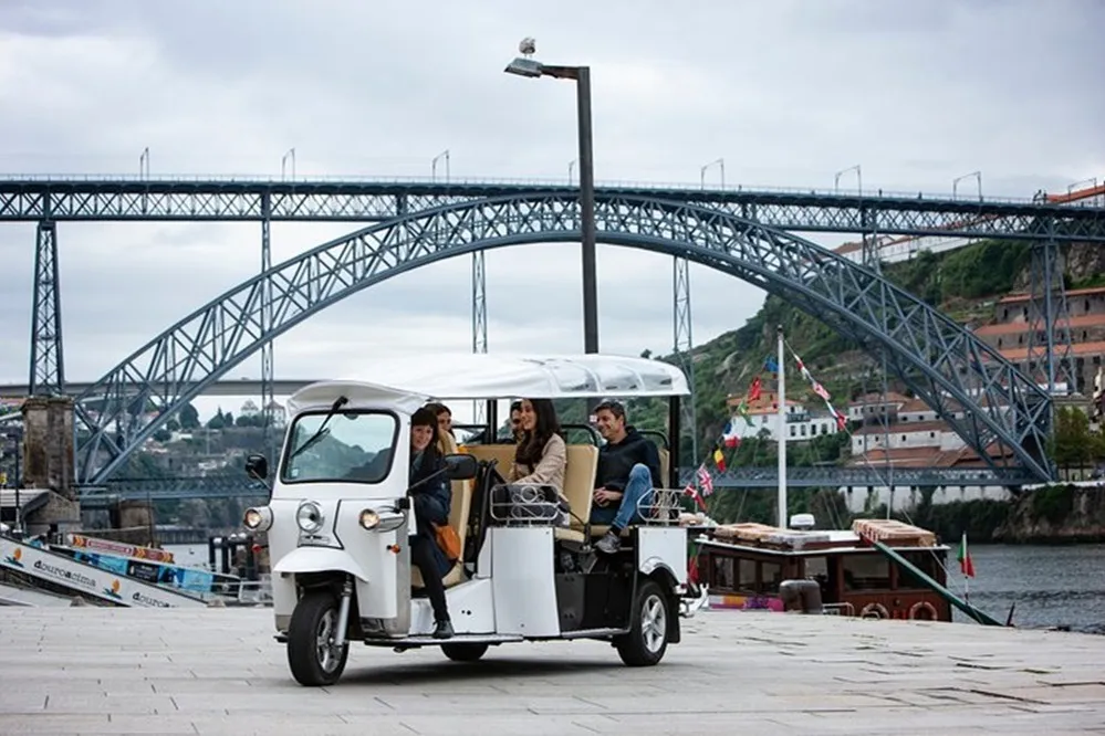 2 Hour Private Tuktuk Tour in Porto to Monastery and Cellars