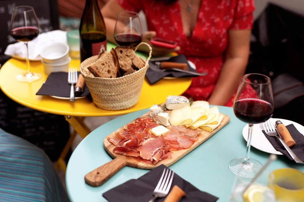 Food Tour in Chartrons: The Wine District of Bordeaux