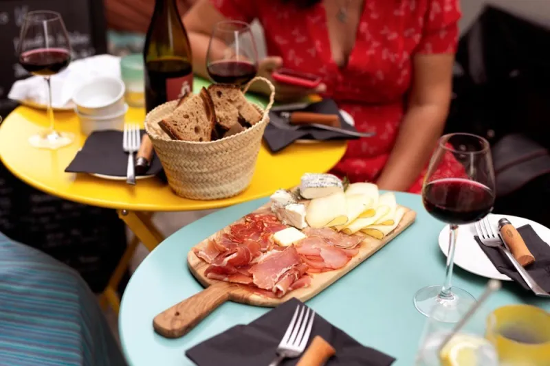 Food Tour in Chartrons: The Wine District of Bordeaux