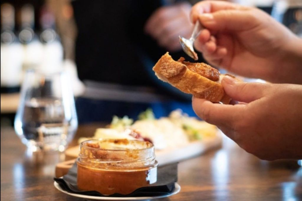Food Tour in Chartrons: The Wine District of Bordeaux