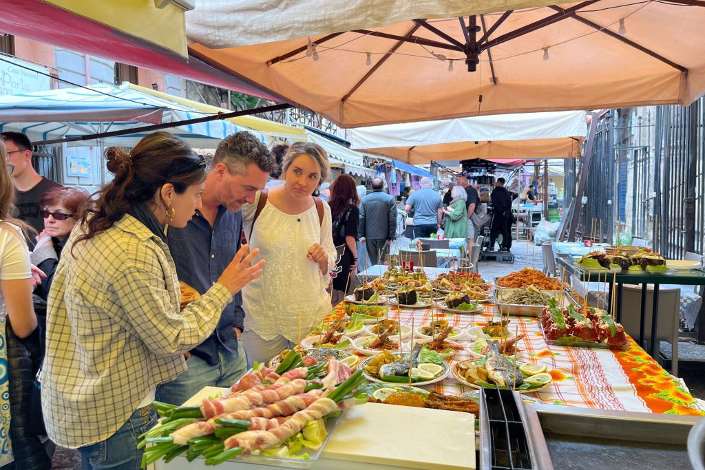 Palermo: Visita gastronómica y clase de cocina para hacer pizza
