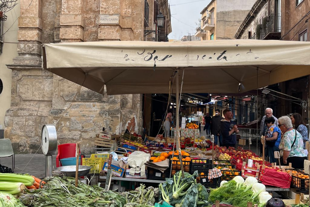Palermo: Visita gastronómica y clase de cocina para hacer pizza