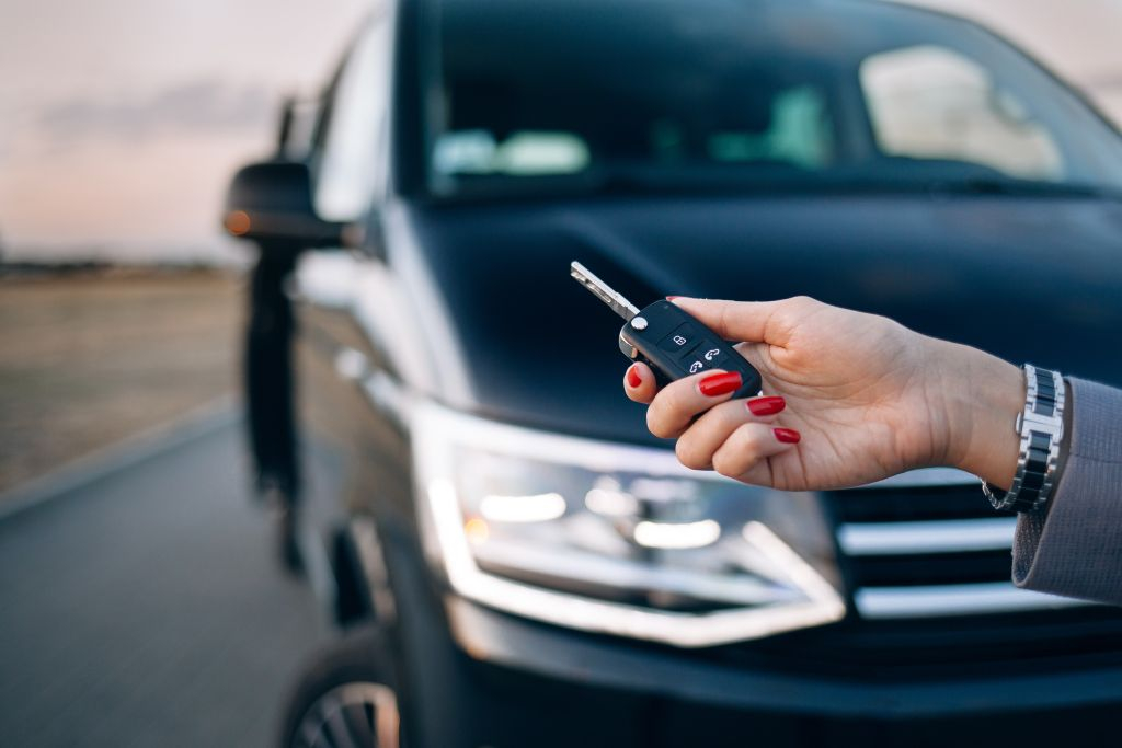 Porto: Private Airport Transfer