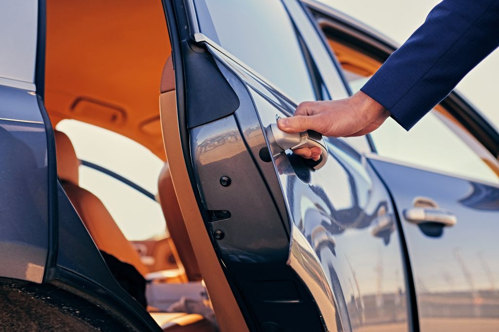 Porto: Private Airport Transfer