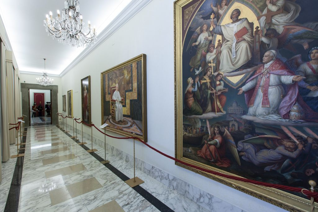 Castel Gandolfo: Papal Apartments and Secret Garden Entry Ticket