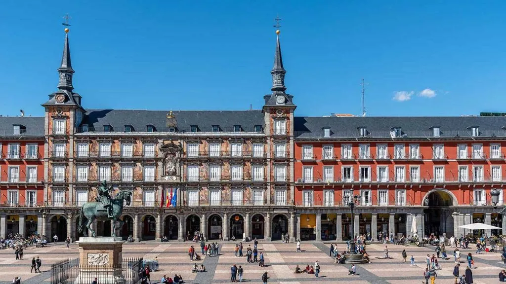  Guided visit to Madrid de los Austrias