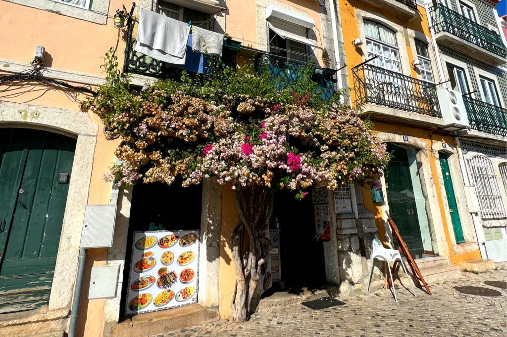 Lisbon (Belém District) Scavenger Hunt and Sights Self-Guided Tour