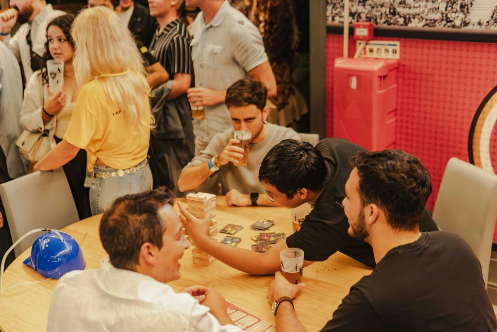 Lisbon: Pub Crawl with Open Bar, Shots, and VIP Club Entry