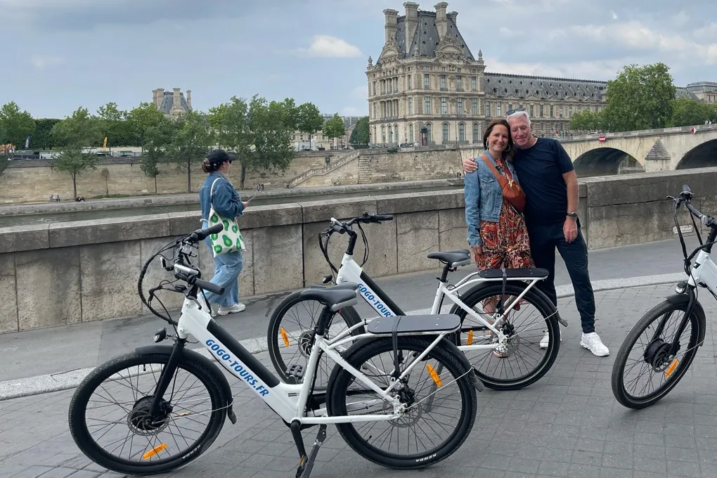 Paris: Afternoon E-Bike Guided Small Group Tour
