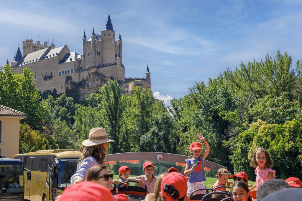 Segovia: Hot Air Balloon Flight + Tourist Bus