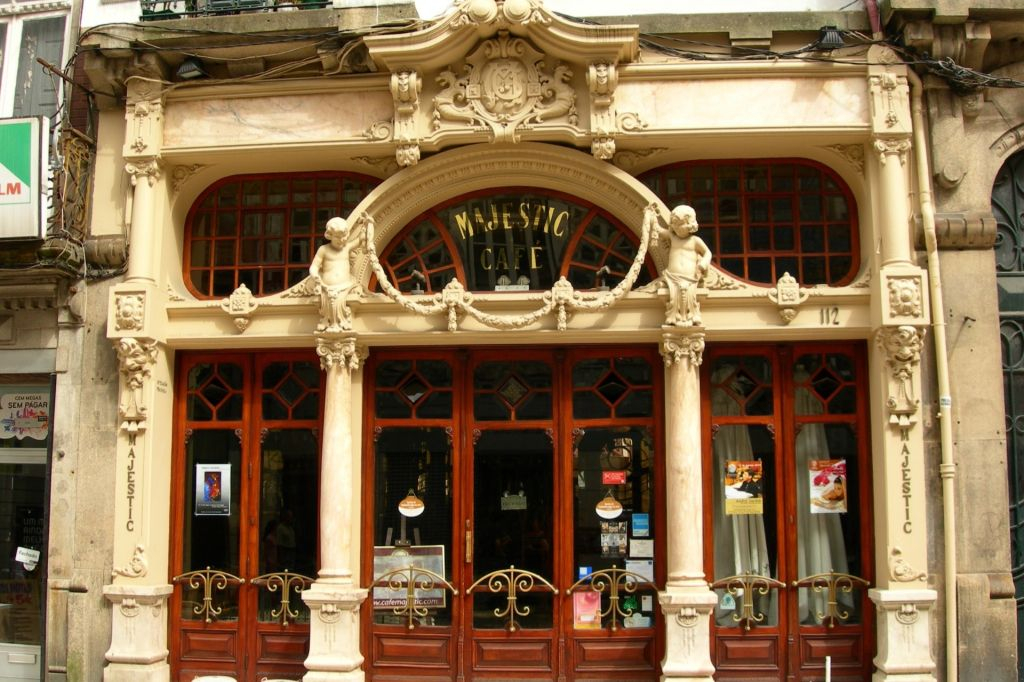 Scavenger Hunt and Self-Guided Tour of Sights in Porto (Gaia)