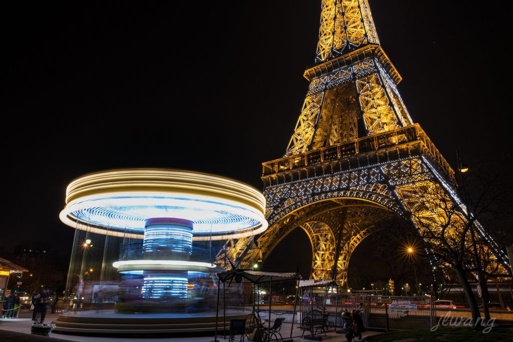 Private: Romantic Night Tour in Paris