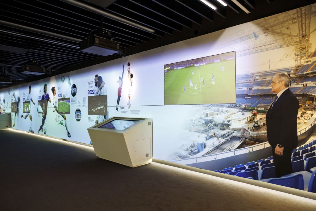 Hop-on Hop-off Bus Madrid + Bernabeu Tour & Museum