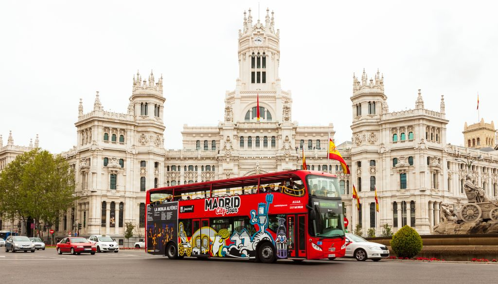 Bus Hop-on Hop-off Madrid + Tour del Bernabeu e Museo