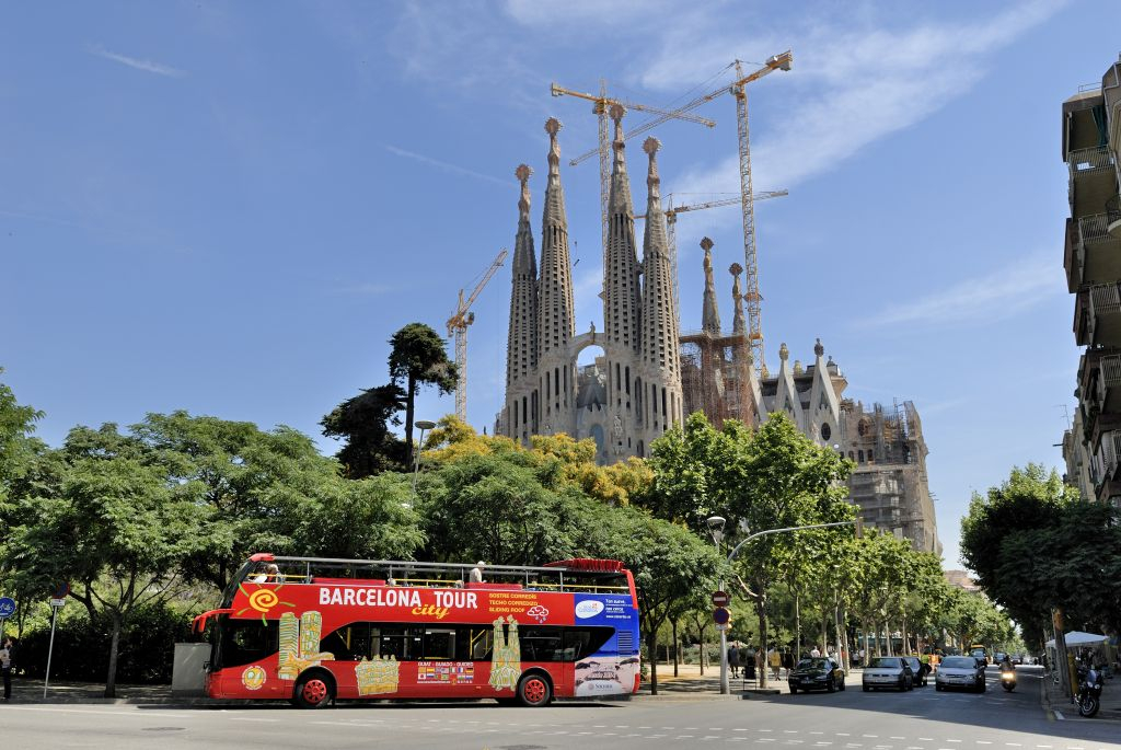 Hop-on Hop-off Bus + FC Barcelona Museum