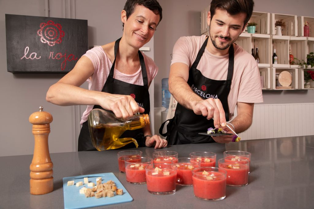 Barcelona: Premium Tapas & Paella Cooking Class