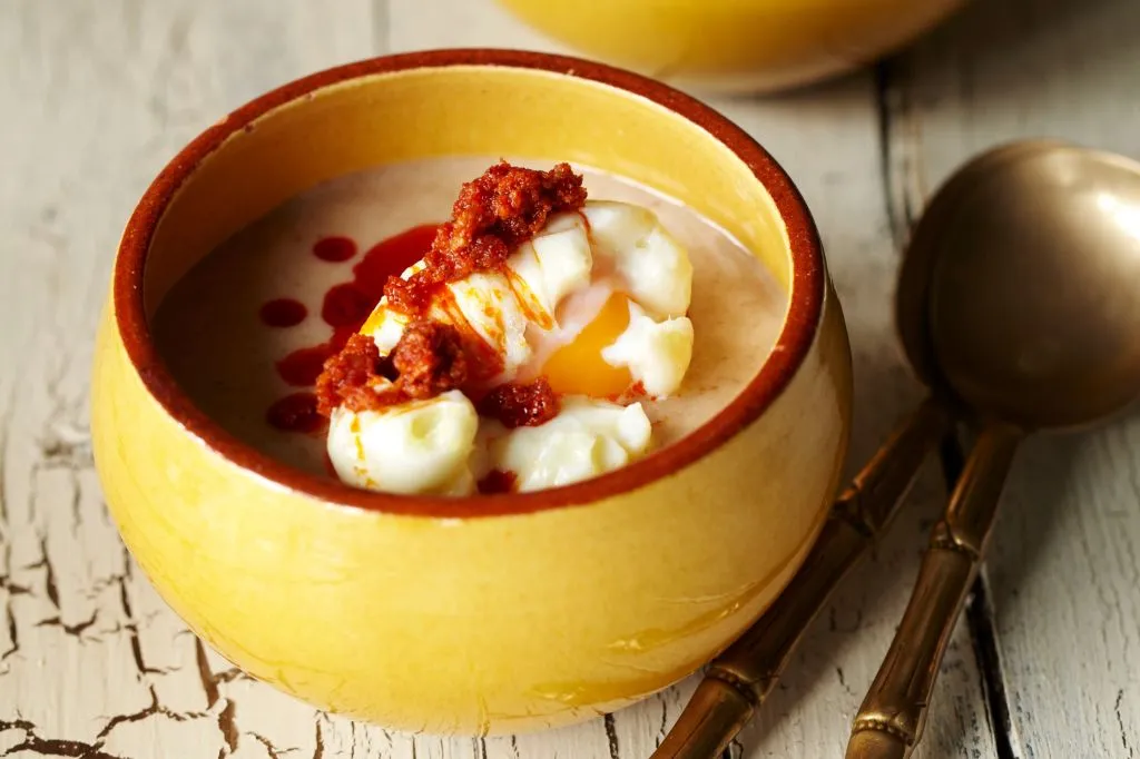 Barcelona: Premium Tapas & Paella Cooking Class