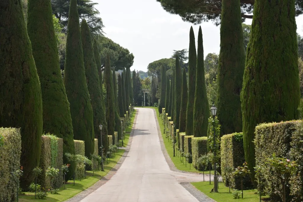 Pontifical Villas of Castel Gandolfo Gardens: Eco Minibus Tour