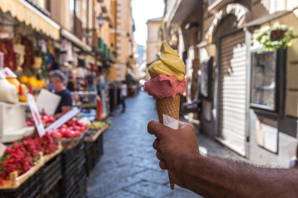 Sorrento: City Walking Tour + Street Food Tasting