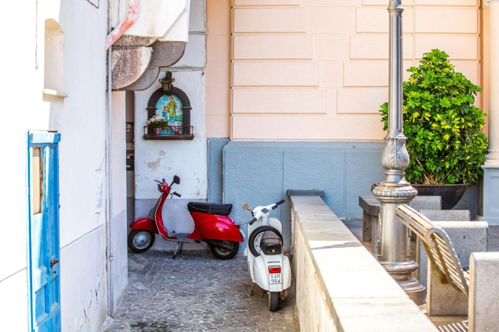 Sorrento: City Walking Tour + Street Food Tasting