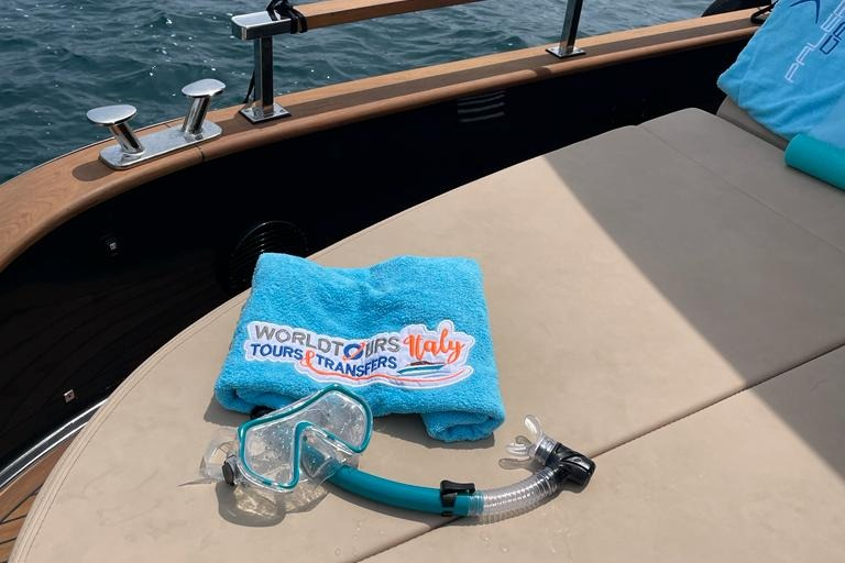 Capri: Small-Group Boat Tour from Naples