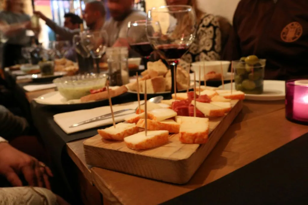 Lisbon: Tapas Food Tour