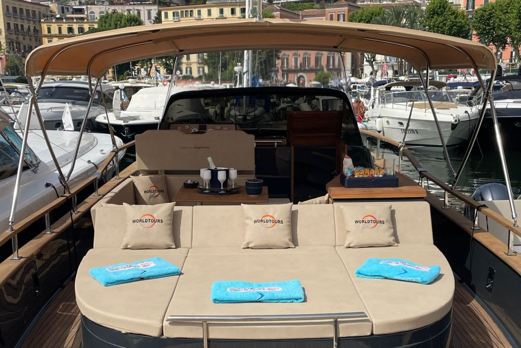 Naples: Sunset Cruise + Aperitif on Naples Gulf