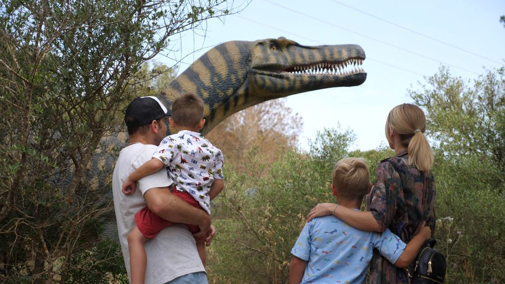 Dinosaurland y Cuevas del Hams