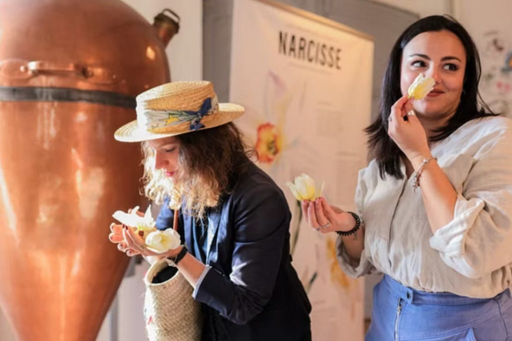 Discovery Day of Scents, Villages and French Riviera culture