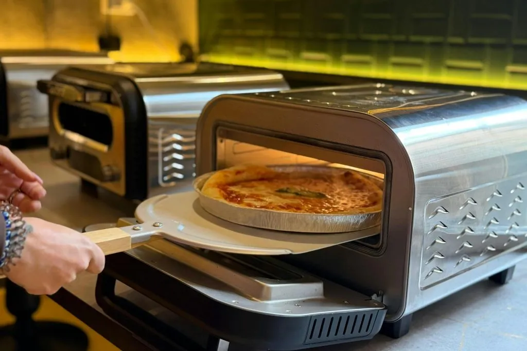 Naples: Guided Pizza Cooking Class