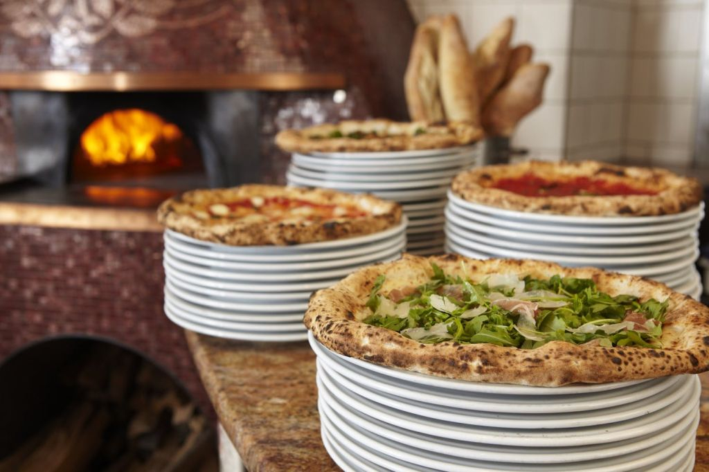 Naples: Guided Pizza Cooking Class