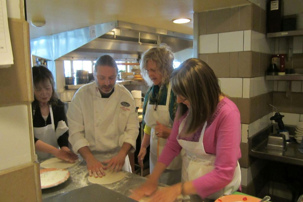 Naples: Guided Pizza Cooking Class