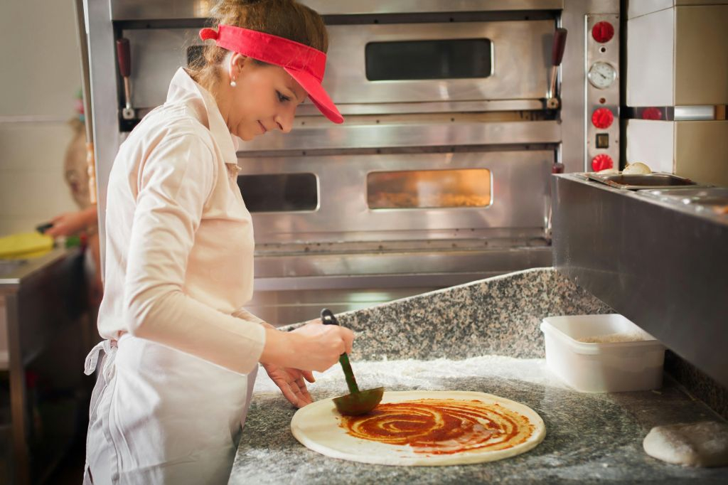 Naples: Guided Pizza Cooking Class