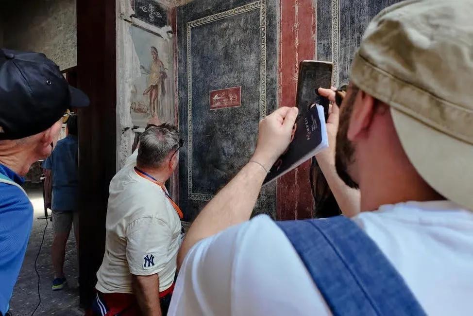 Pompeii & Mt. Vesuvius: Guided Tour + Lunch + Roundtrip Transfer