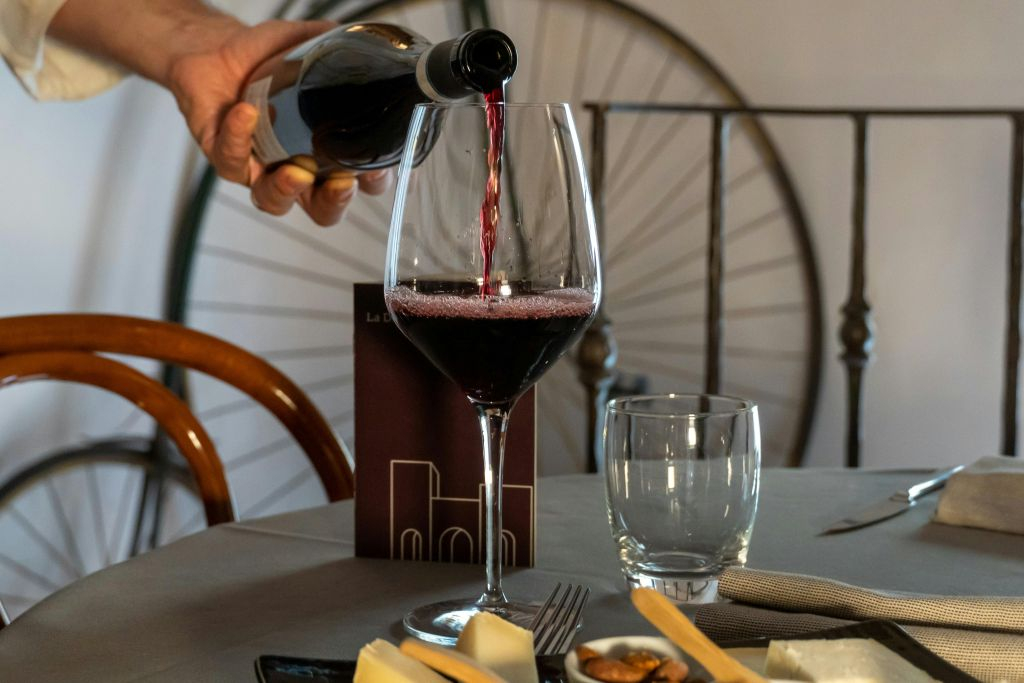 Milão: Tour de degustação de vinhos para pequenos grupos