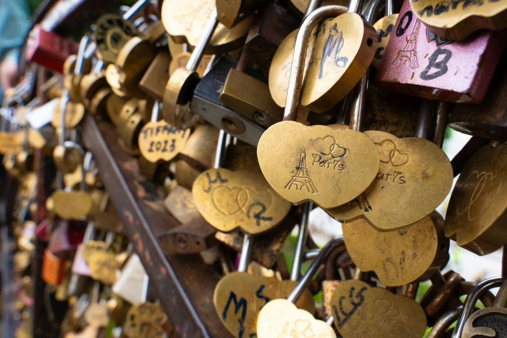 Paris: Hidden Gems of Montmartre Walking Tour