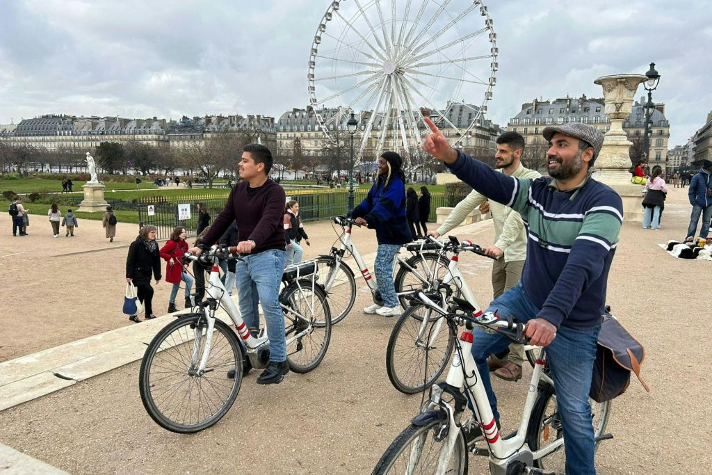 Paris: Private Bike Tour