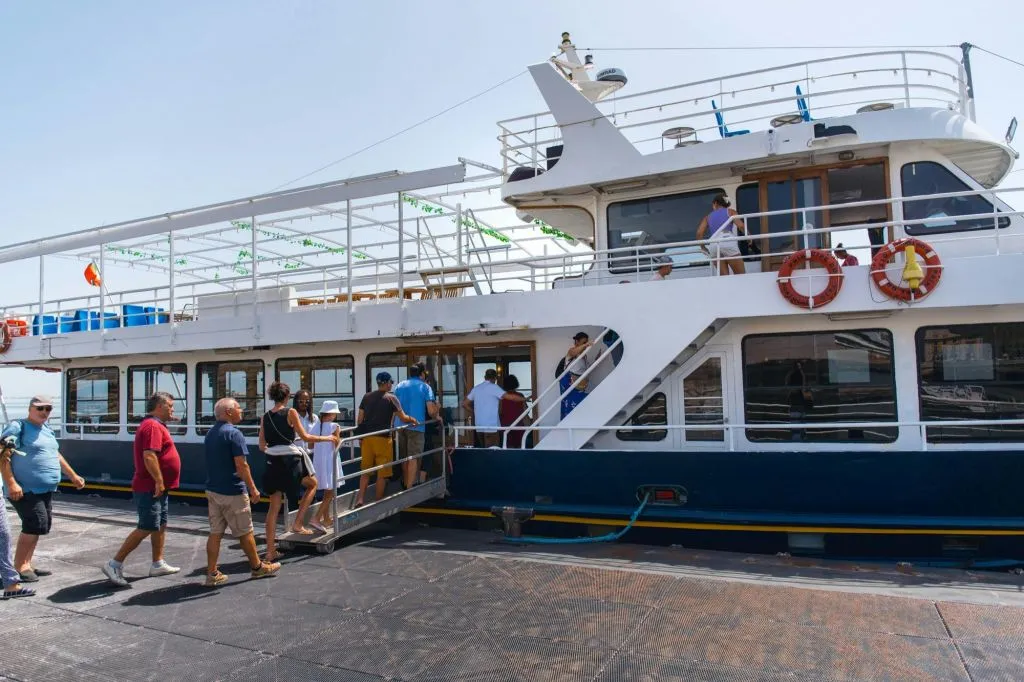 Lisbon Tagus River Boat Tour with One Drink Included