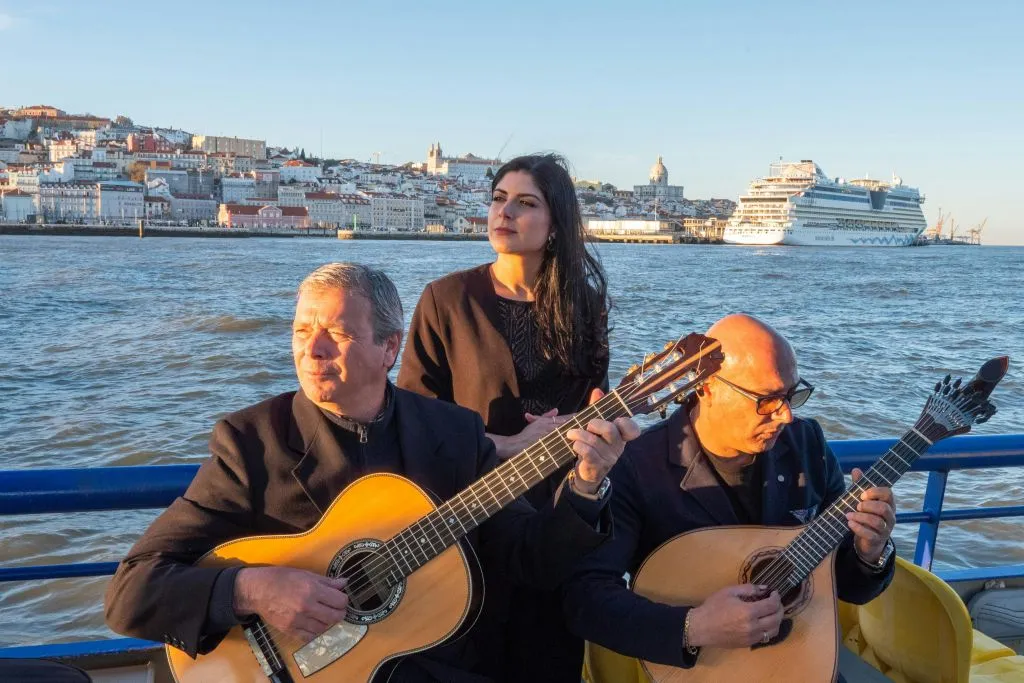 Lisbon: Boat Tour with Fado Show