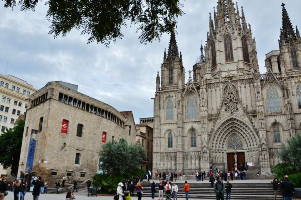 Barcelona: Gothic Quarter Tour with Digital Audio Guide