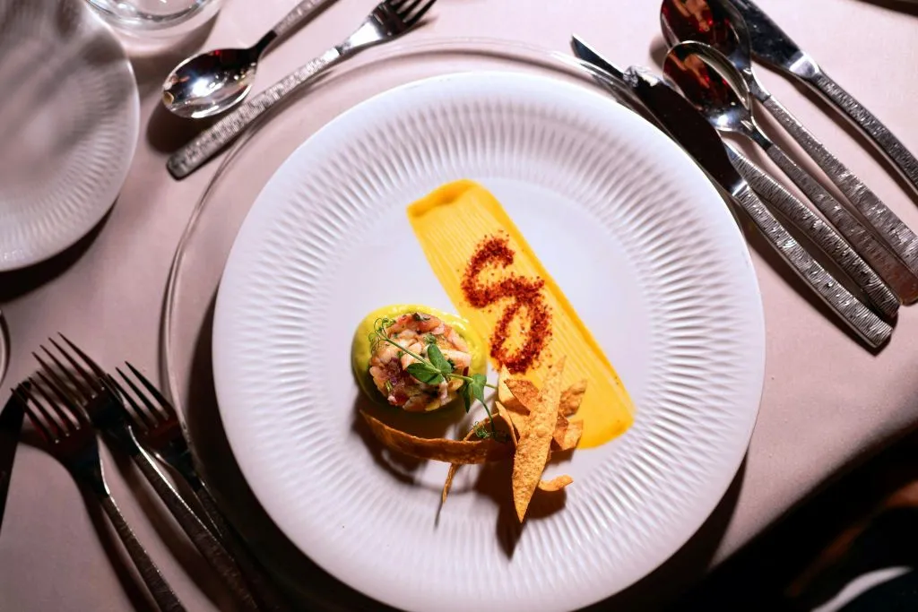 Costa Adeje: Cena-espectáculo Escándalo