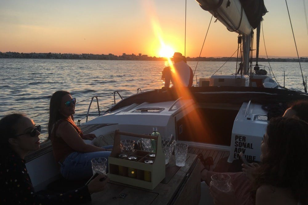 Valencia: Private Sunset Sailboat + Drink