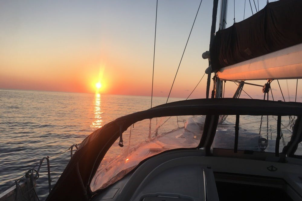 Valencia: Private Sunset Sailboat + Drink