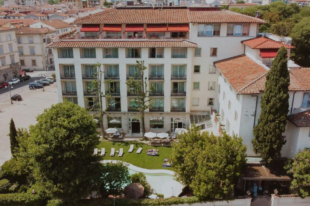 Book This Two-Night Romantic Shooting Stars Experience in Florence, Italy