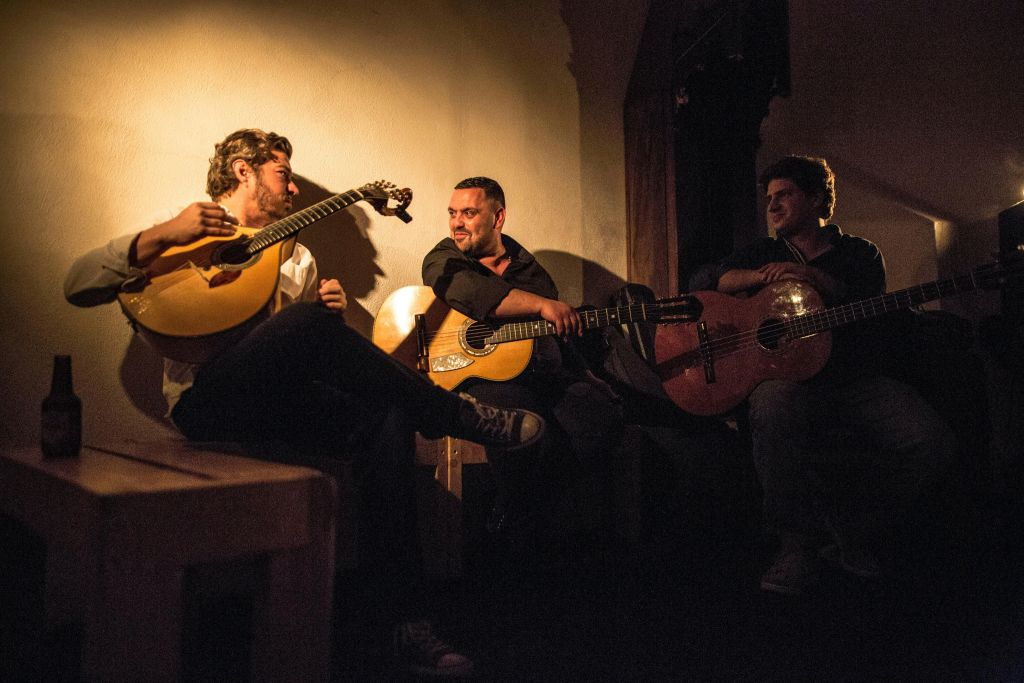 Lisbon: Guided Food Tour + Fado Show